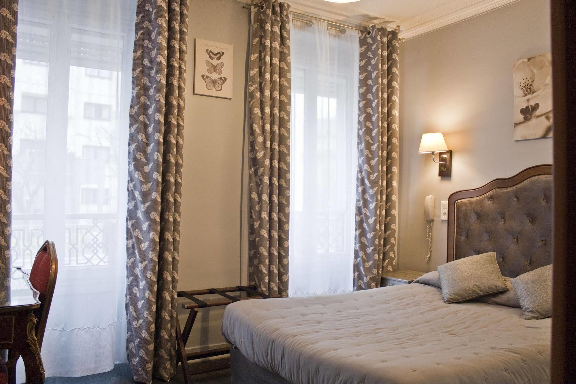 Hotel Hippodrome Paris Exterior foto